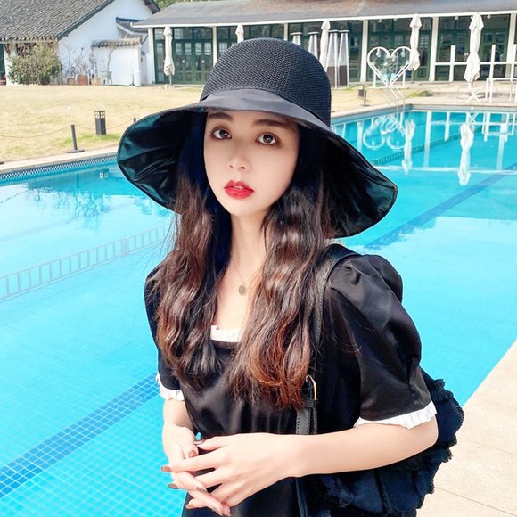 Ladies travel and play sun hats
